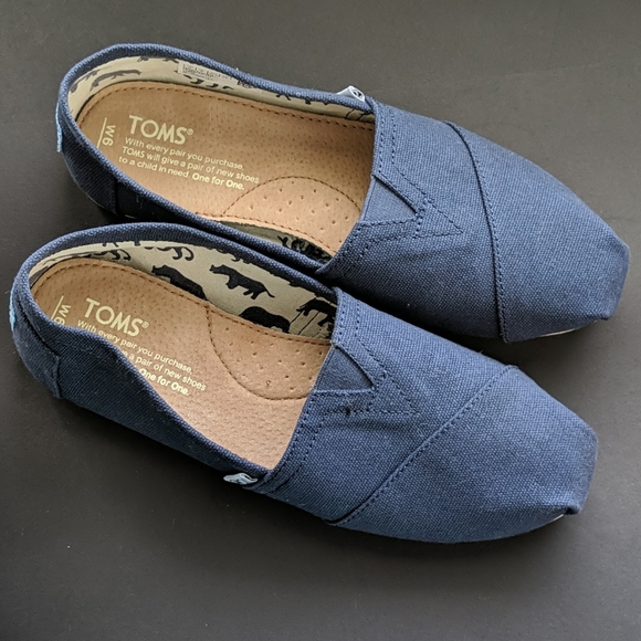 Toms - Picture 2 of 4